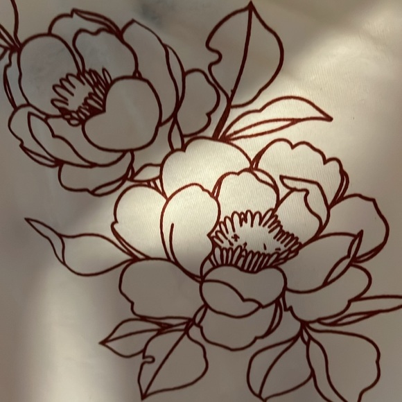 Easel size medium NWT tee - Picture 7 of 9